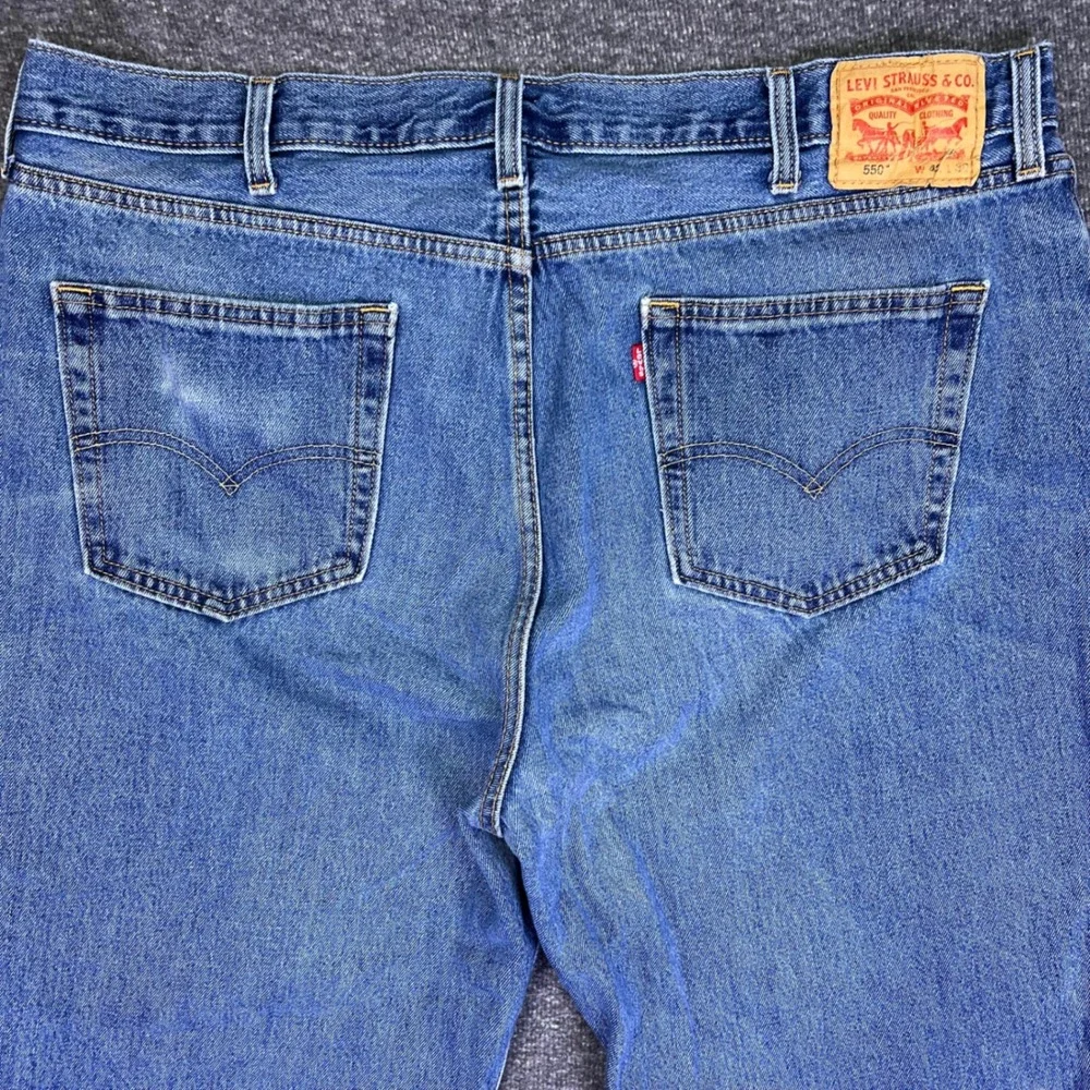 Levis 550 Jeans Mens 41x29 Blue Denim Baggy Classic Casual Relaxed Tapered Retro